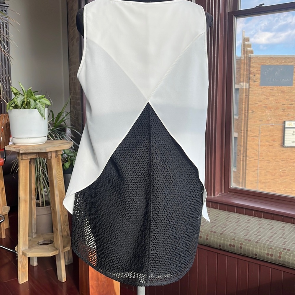 Gorgeous white Cabi top